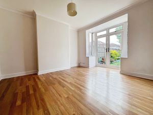 Dining Room- click for photo gallery